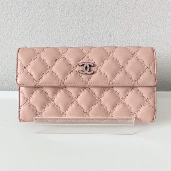 Chanel Wallet - Picture 1 of 15